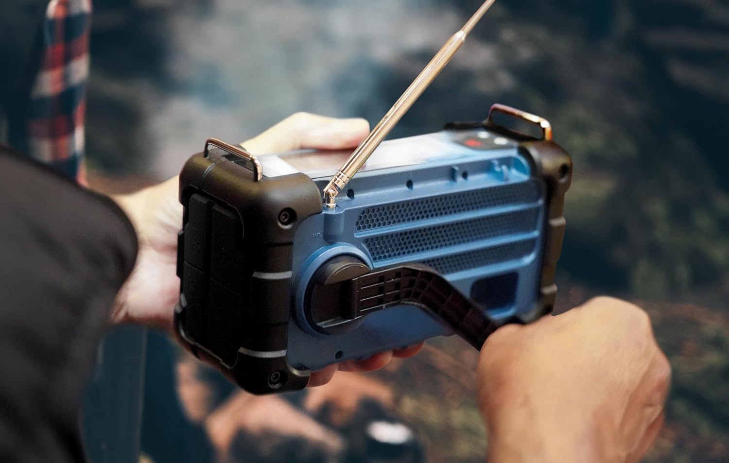 Sangean MMR-99 DAB Multifunktions-Notfallradio mit Handkurbel, DAB+, UKW-RDS, Bluetooth, LED-Taschenlampe und IP55-Zertifizierung, ideal für Outdoor, Camping und Notfälle, Ozeanblau – Bild 9