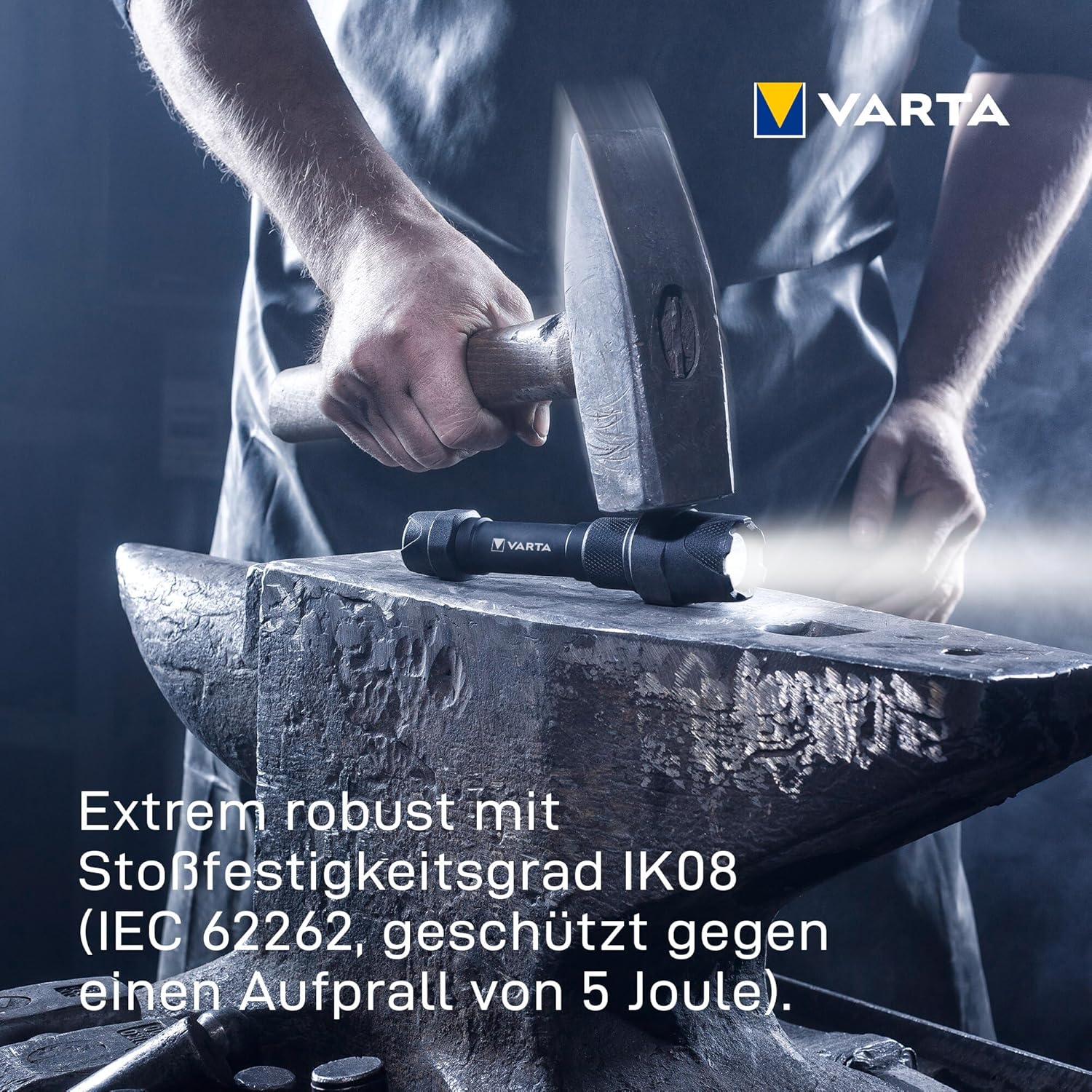 Varta Indestructible H30 Pro COB LED-Laterne mit 6 x AA Longlife Power-Batterien, wasser- und staubdicht, stoßdämpfend, bruchsichere Linse und Reflektor – Bild 6