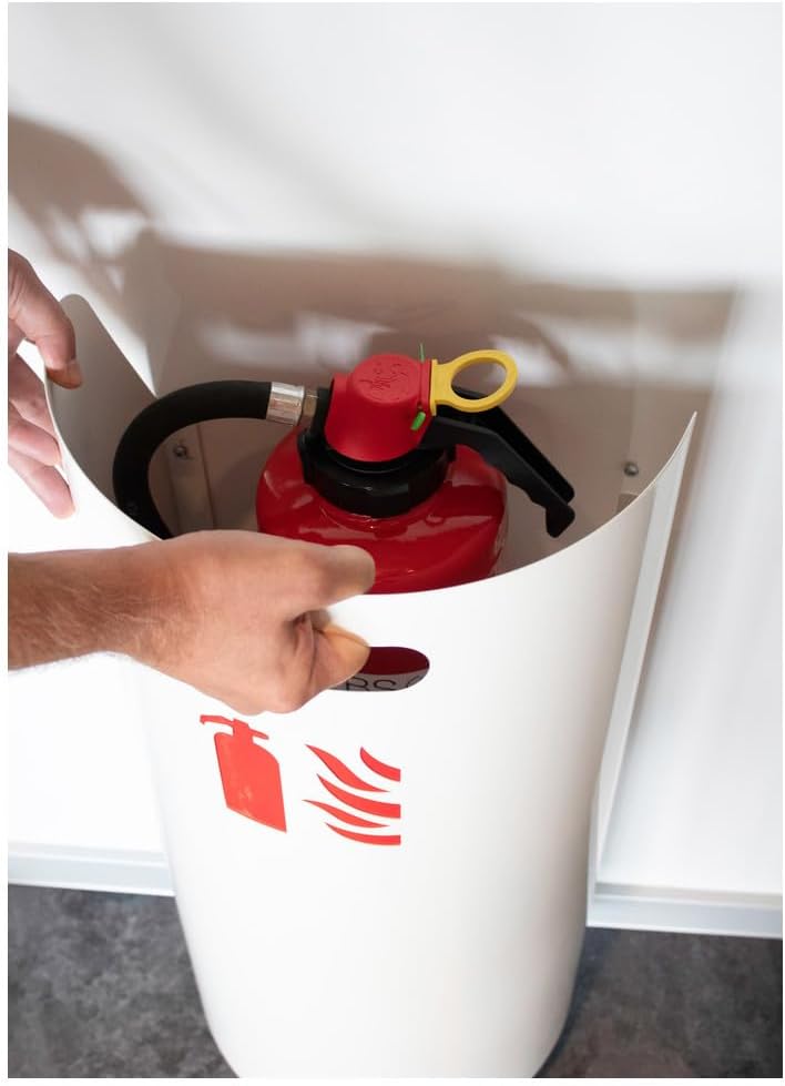 Dönges Feuerlöscher-Abdeckung, Feuerlöscher-Halterung, Design, Wandhalterung, Schutzhülle, Abdeckung, Sichtschutz für Feuerlöscher, Aufbewahrung für Feuerlöscher, Farbe Weiß RAL 9010 – Bild 4