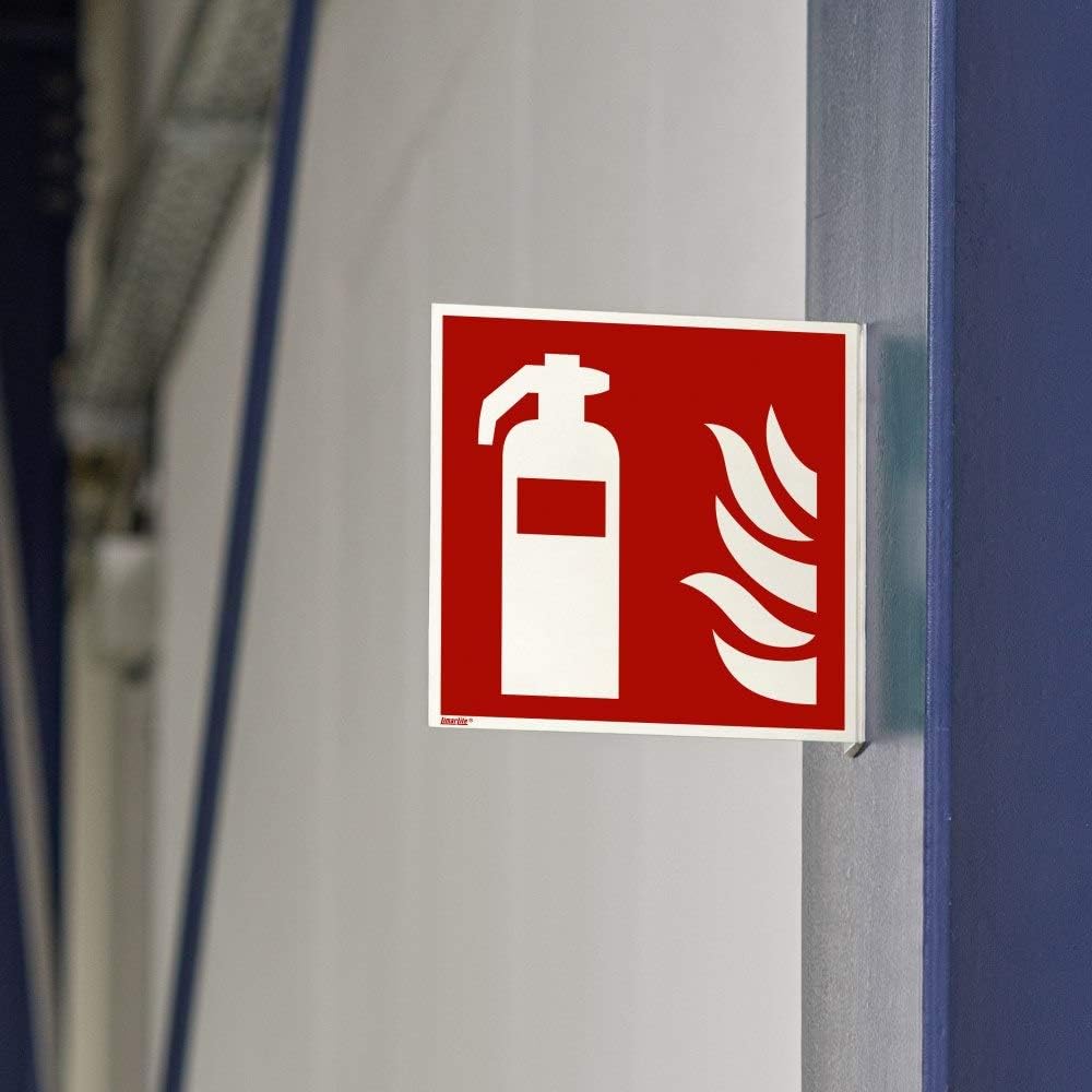 Feuerlöscher-Flaggenschild, 200 x 200 mm – nachleuchtend, 55/8 mcd, DIN 67510, Lichtklasse B, Kunststoffschild, doppelseitig bedruckt, ASR A1.3 / ISO 7010, Brandschutzschild, für den Innen- und Außenbereich – Bild 5