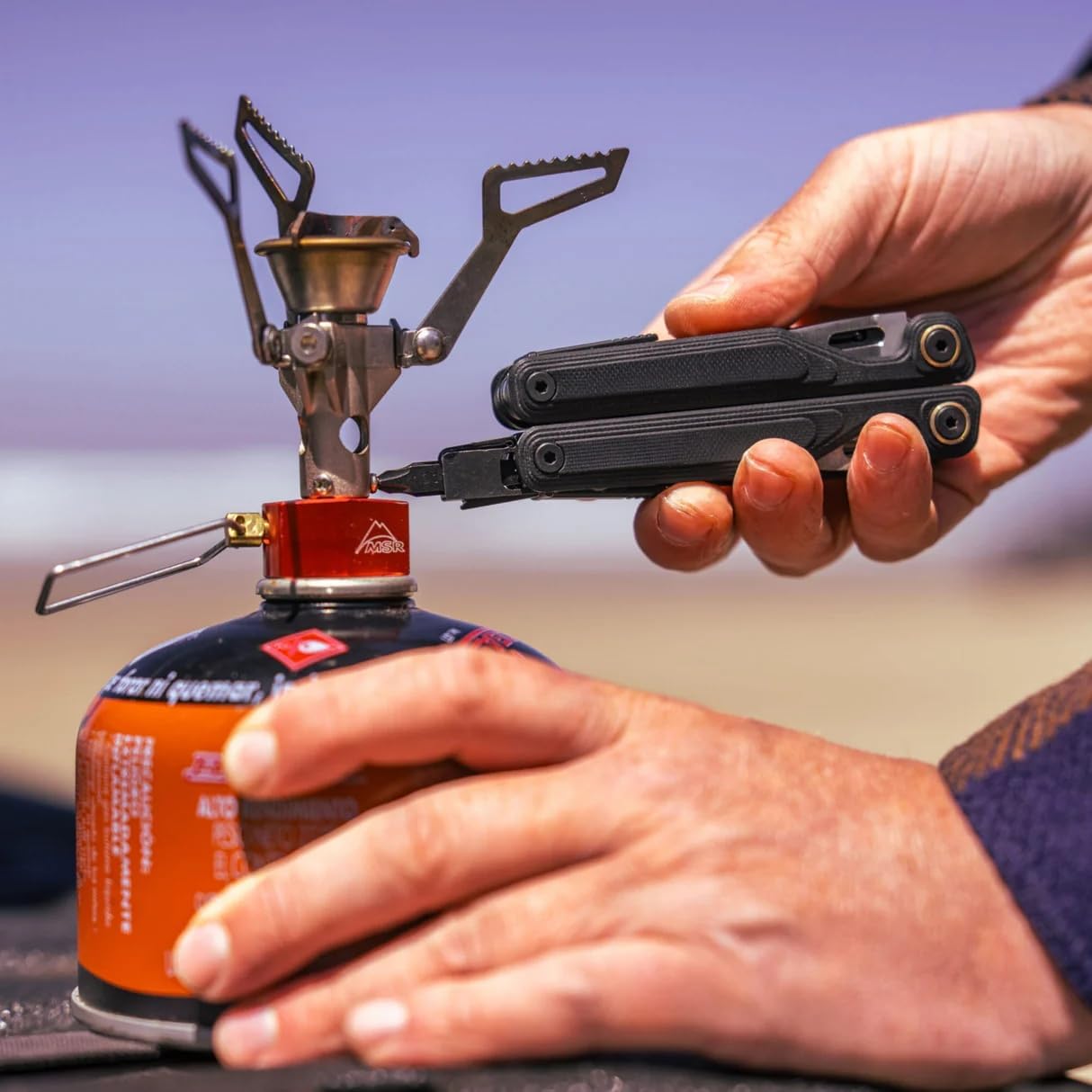 Leatherman Wave Alpha Multitool – 16-in-1-Werkzeuge mit MagnaCut-Klinge, Säge, Feile, innovativer Schere und mehr Bedienkomfort – Obsidian – Bild 6