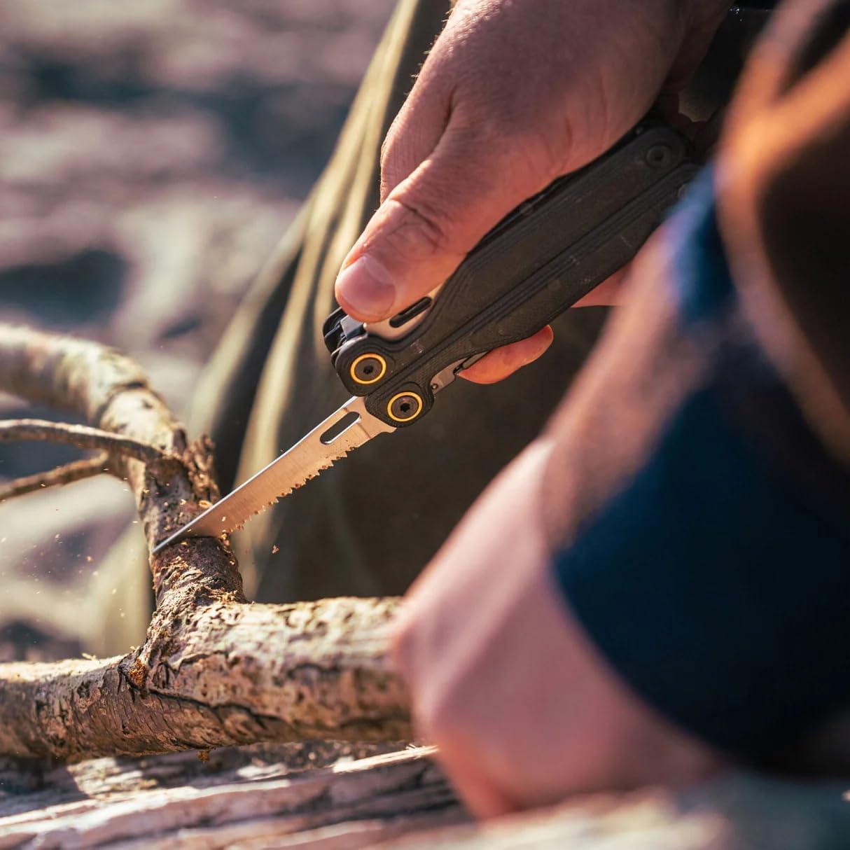 Leatherman Wave Alpha Multitool – 16-in-1-Werkzeuge mit MagnaCut-Klinge, Säge, Feile, innovativer Schere und mehr Bedienkomfort – Obsidian – Bild 7