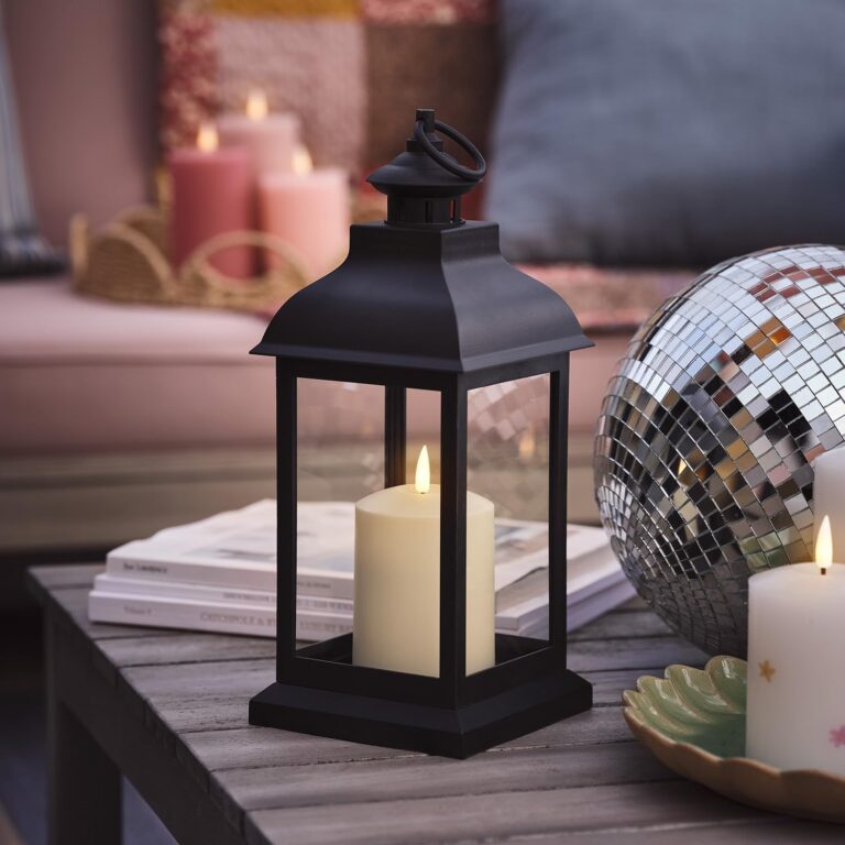 Lights4fun 30 cm Trentham Laterne, Schwarz Outdoor mit TruGlow LED Kerze mit Fernbedienung und Timer, Gartenlaternen für den Außenbereich, Wetterfeste schwarze Laterne Outdoor