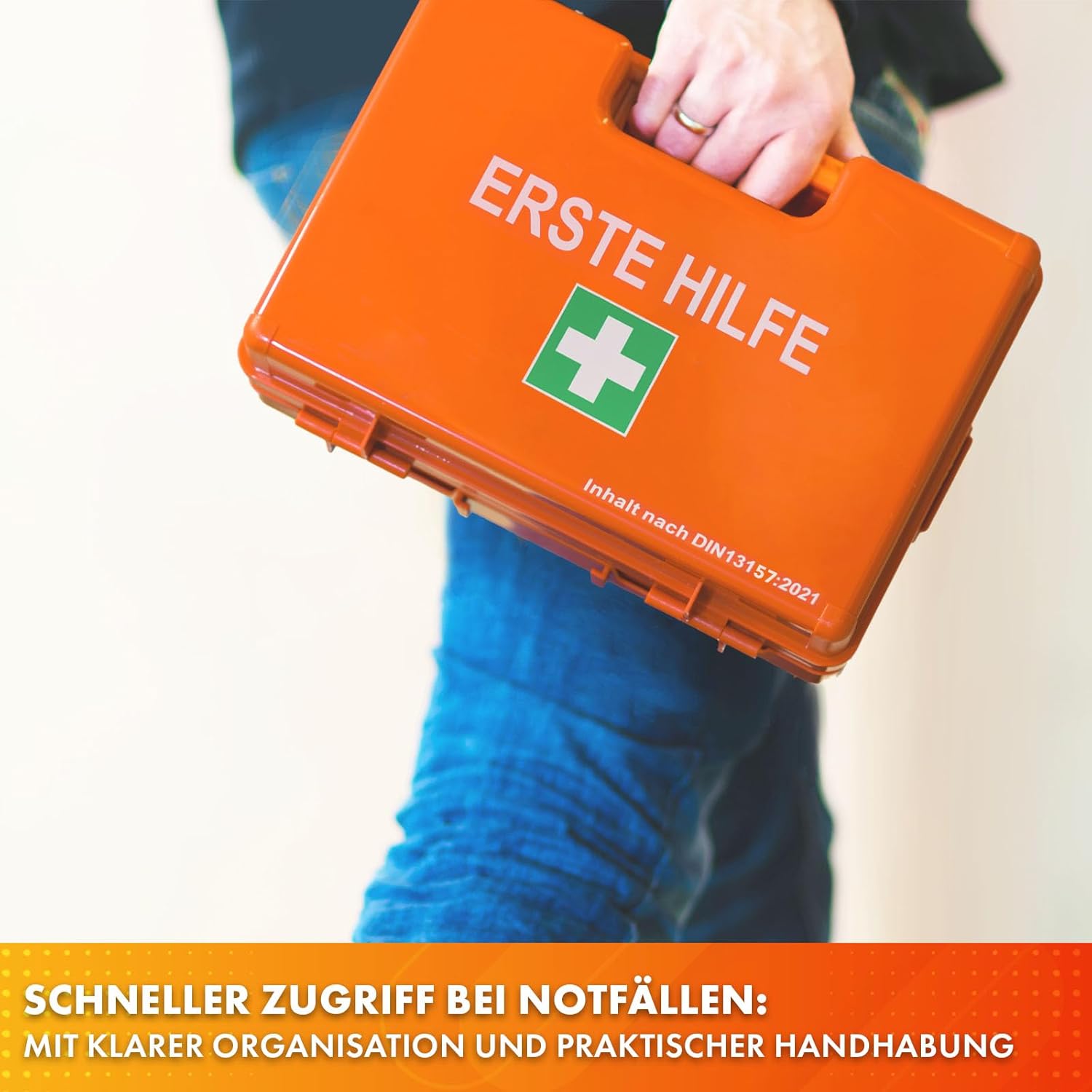 KARAT Kleiner Erste-Hilfe-Kasten für Unternehmen DIN 13157:2021 gefüllt mit Wandhalterung | 1 Erste-Hilfe-Set für Werkstatt, Büro & Gastro, Notfallbox für bis zu 50 Mitarbeiter (28 x 20 x 11,5 cm) – Bild 3