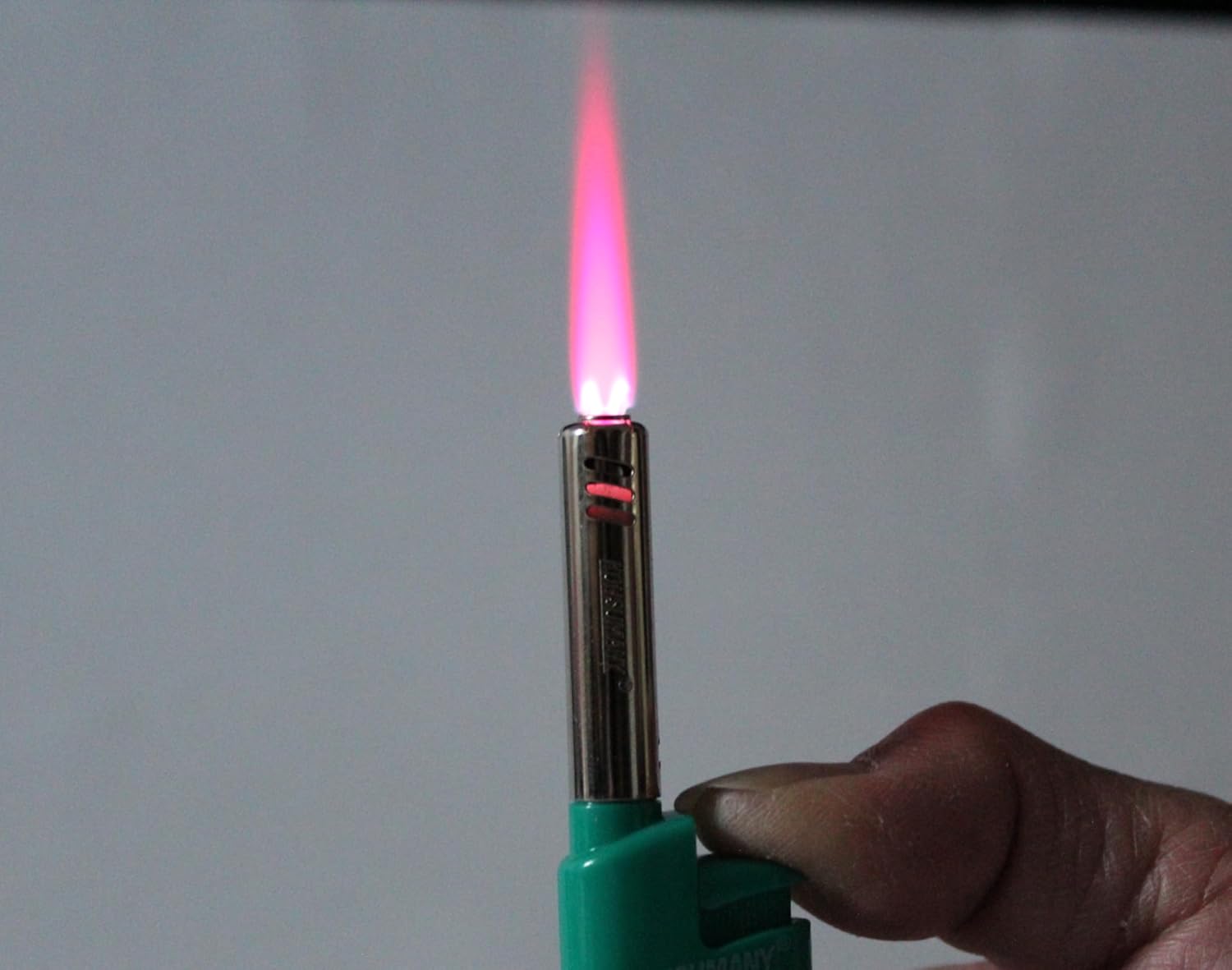 Sturmfeuerzeug, winddicht, 12 cm lang, rote Sturmflamme, nachfüllbar, 10 Stück – Bild 3