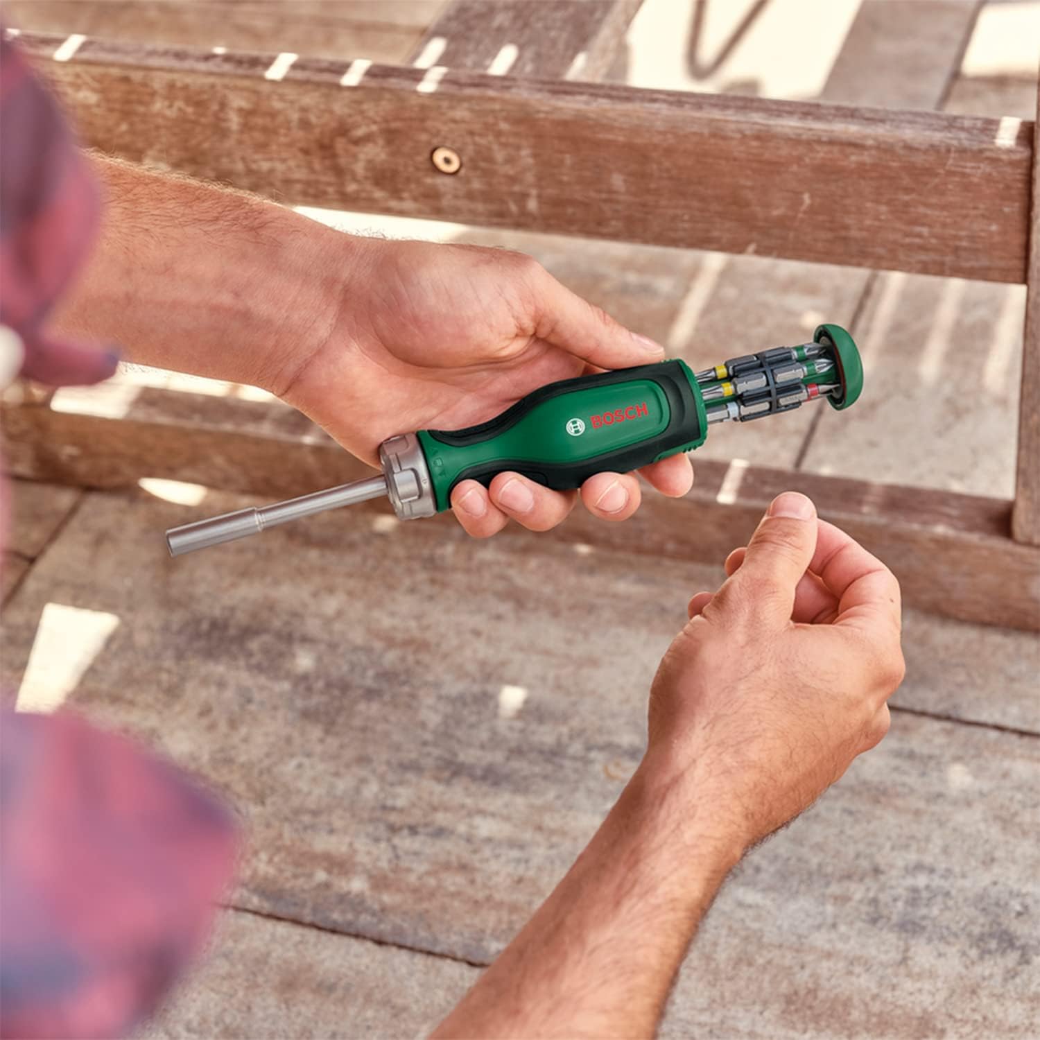 Bosch Ratschenschraubendreher mit Bitmagazin, 12-teilig (Ratschenschraubendreher mit hohem Drehmoment; 12 Bits im integrierten Bitmagazin enthalten; magnetischer Bithalter), Amazon Edition – Bild 3