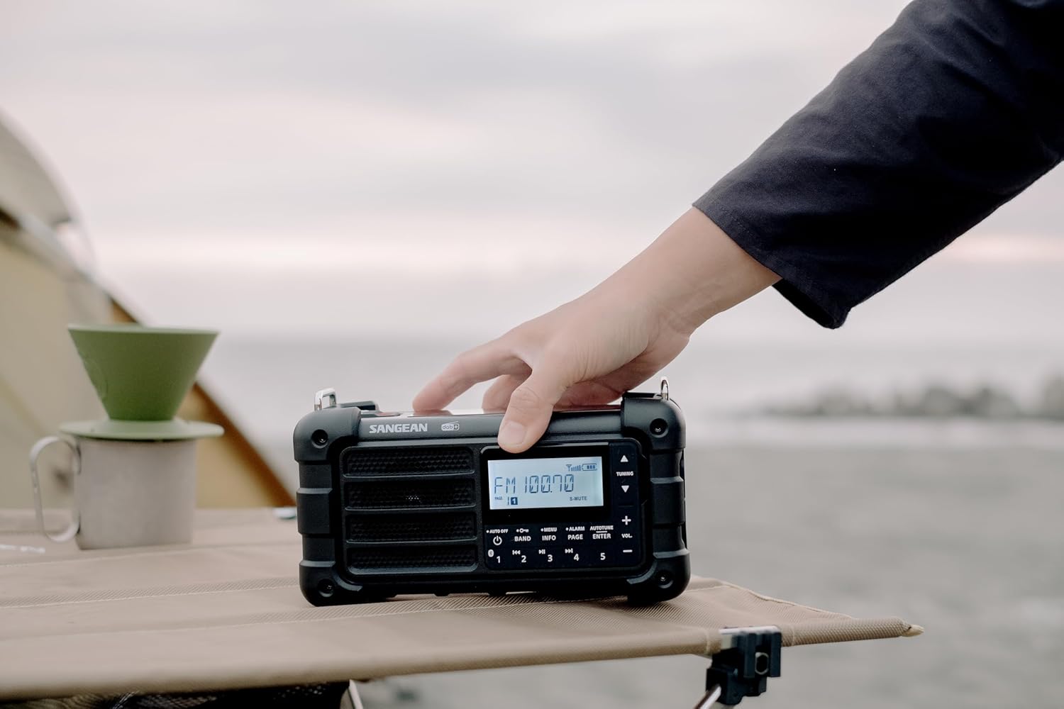 Sangean MMR-99 DAB Multifunktions-Notfallradio mit Handkurbel, DAB+, UKW-RDS, Bluetooth, LED-Taschenlampe und IP55-Zertifizierung, ideal für Outdoor, Camping und Notfälle, Mitternachtsschwarz – Bild 5