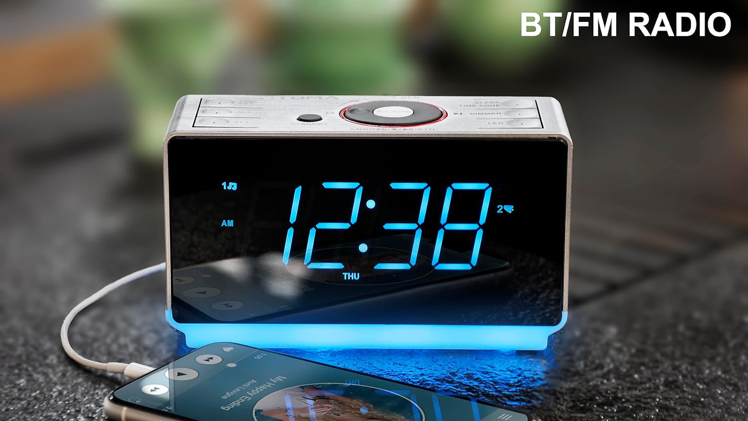 iTOMA Radiowecker mit kabellosem Bluetooth, digitales UKW-Radio, Dual-Alarm mit Schlummerfunktion, 4-Stufen-Dimmer, Handy-USB-Ladefunktion, Nachtlicht, Backup mit Batterie bei Stromausfall (CKS708BT) – Bild 2