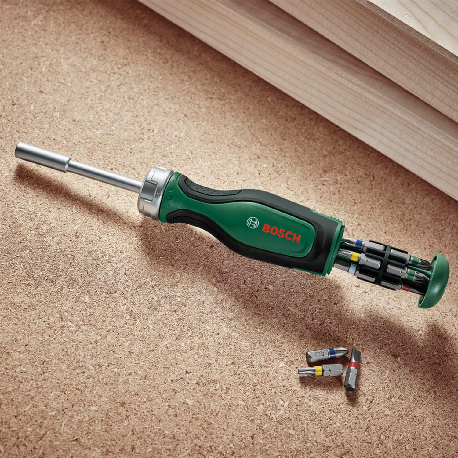 Bosch Ratschenschraubendreher mit Bitmagazin, 12-teilig (Ratschenschraubendreher mit hohem Drehmoment; 12 Bits im integrierten Bitmagazin enthalten; magnetischer Bithalter), Amazon Edition – Bild 6