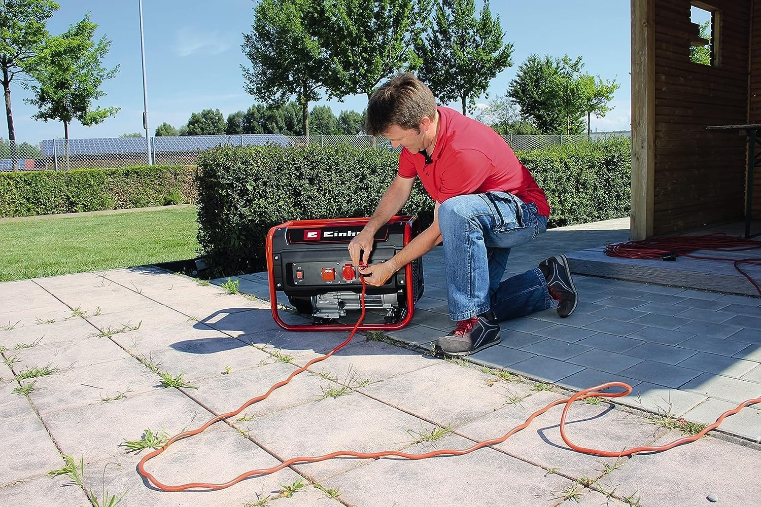 Einhell Stromgenerator (Benzin) TC-PG 25/1/E5 (max. 2400 W, 15 L Tank, 2100 W Dauerleistung, 4-Takt-Motor, 2 x 230 V, Überlastschutz, Voltmeter, AVR-Funktion) – Bild 2