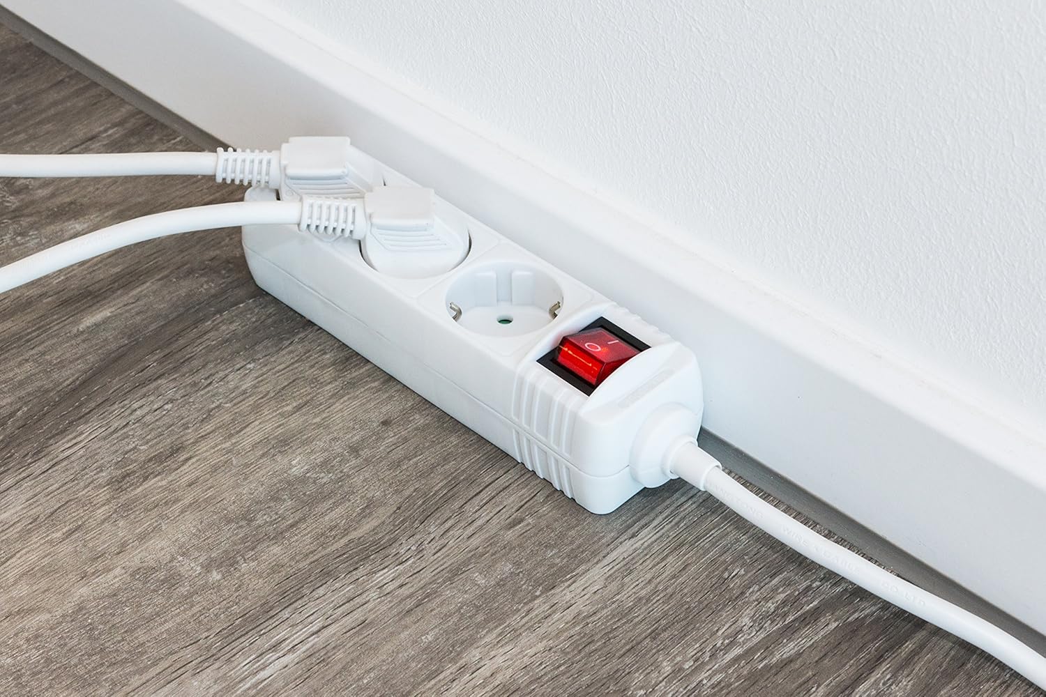 Meister Steckdosenleiste 6 Plus 1, 2 Meter, 7430630 | Für den Innenbereich (IP20) – Schalter – Powersplit – Steckdosenleiste mit Überspannungsschutz – Mehrfachsteckdose – Bild 4